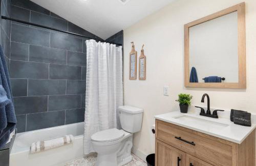 Walk to Old Town - Cozy Restored Cottage - Foto 36