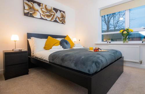 Modern 2 Bed House with Parking and Garden - Photo 10