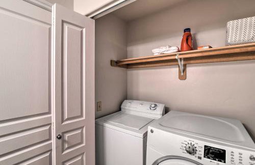 Cozy Anchorage Townhome Less Than Half Mile to Jewel Lake! - Foto 11