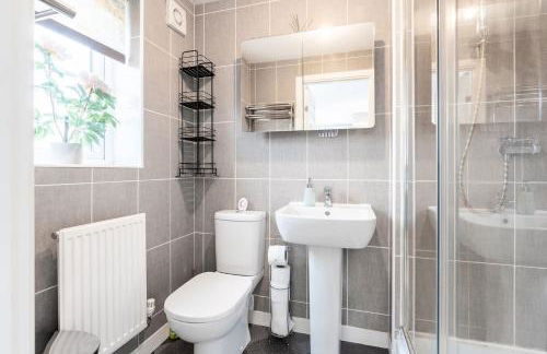 Charming 3 Bedroom Home with Garden near Doncaster - Foto 14