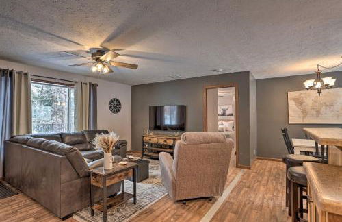 Idyllic Sturgis Home with Fire Pit and Large Deck! - Foto 5