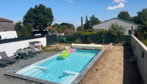 Maison à Oléron avec piscine chauffée et privée - Foto 2, sunbed