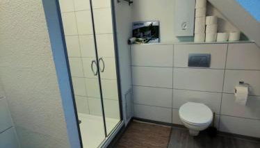 Dachgeschosswohnung mit Klimaanlage in bester Lage - Foto 4