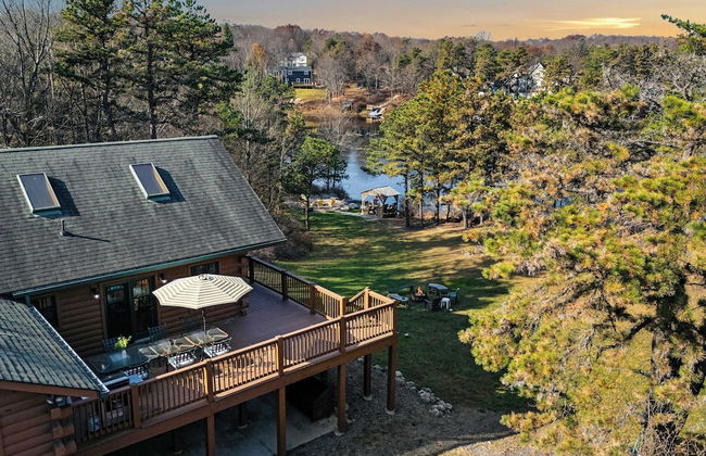 Deer Haven Cabin by Avantstay Waterfront Dock + Firepit - Foto 56