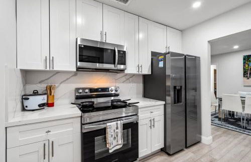 Tropical Getaway - Heated Pool & Patio Retreat - Foto 18