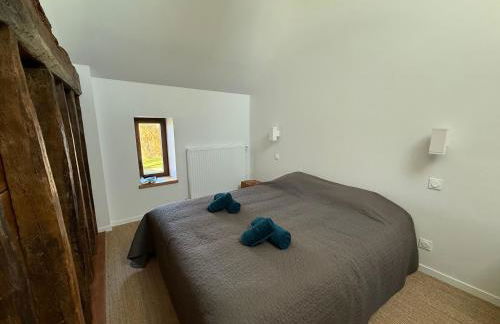 Le Pressoir, maison au calme, grand jardin, vue dégagée sur les champs, belle terrasse, 3 chambres, 2 sdb, 2 WC, parking privé, 5 kms de Bayeux et 7 kms plage d'Arromanches au coeur des plages du débarquement - Foto 15