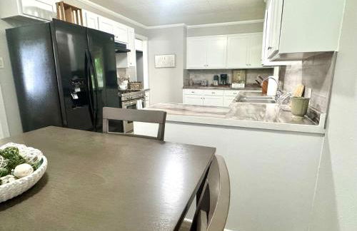 Soothing Greens Color Peaceful 3 BR 1BA Dwelling - Foto 7