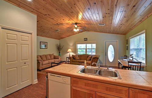 Crystal River Cottage on 1 Acre with Deck and Porch! - Foto 11