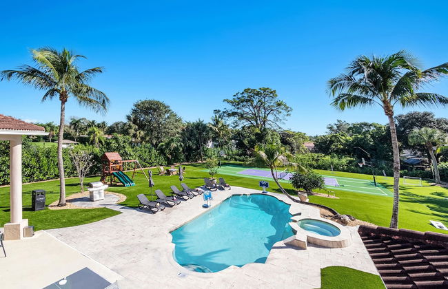 Luxurious 7-Bedroom Villa with Pool & Games - Foto 2