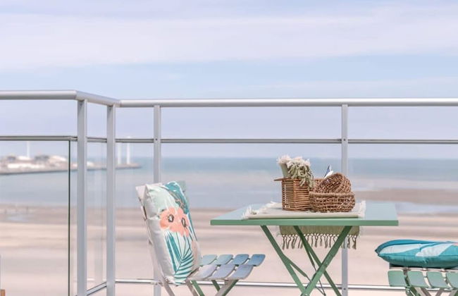 Stunning Studio With Sea-view on top Location - Foto 1