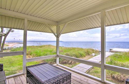 Bayfront Gem with Amazing Water Views and Pond! - Foto 29
