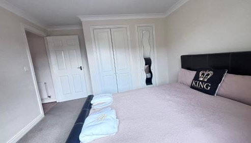 Spacious 2-Bed Family Flat in Wimbledon Near Tube - Foto 2