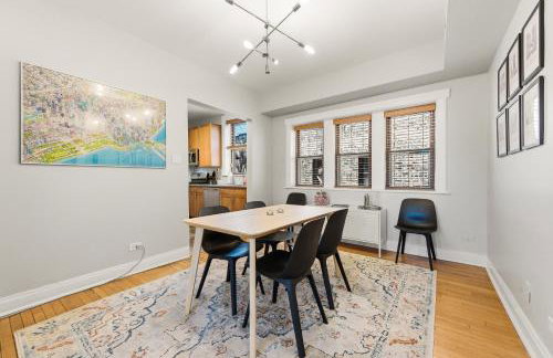 Steps to the Lakefront! This Uptown Beauty is Everything You Need for a Perfect Chicago Getaway condo - Foto 8