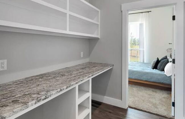 New Luxury Texas Farmhouse - Photo 22