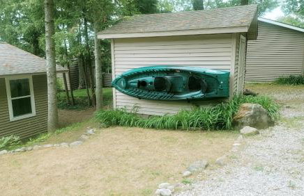 Beautiful Torch Lake House with Beach Access home - Foto 51