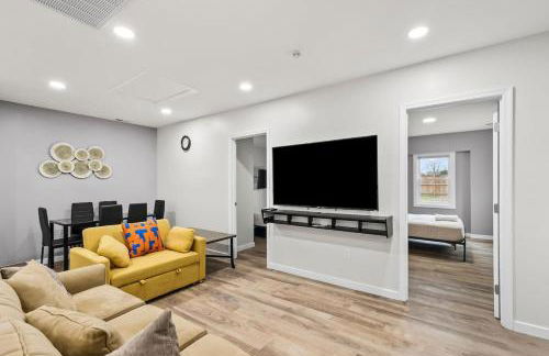 Two Dulles homes 1 price sleeps 16 w-EV parking - Foto 66