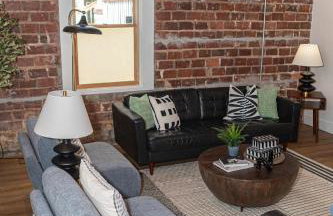 The Pearl & Oasis Duo Stylish 8BR Retreat - Photo 35