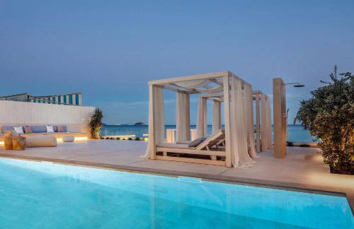 Salty Angel Sea Front Villa - Photo 41