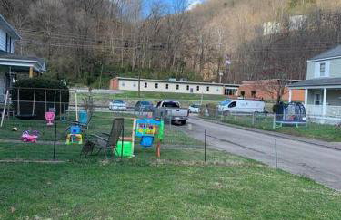 3 bedroom one bathroom townhouse - 20B Elm street Charlton Heights WV 25040 - Foto 15