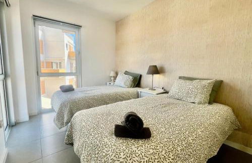 Stunning Chic Penthouse retreat in front of the beach - Foto 10