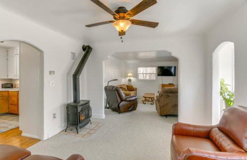 2 Mi to Snake River Quaint Farmhouse with Patio! - Foto 5