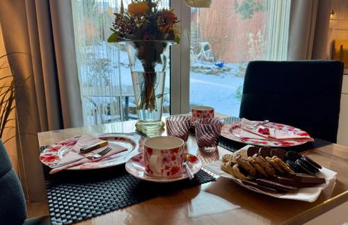 SOLund - Sonne im Herzen - ruhige und sonnige Ferienwohnung mit Terrasse und Garten nahe Strand und Ostsee - Foto 6