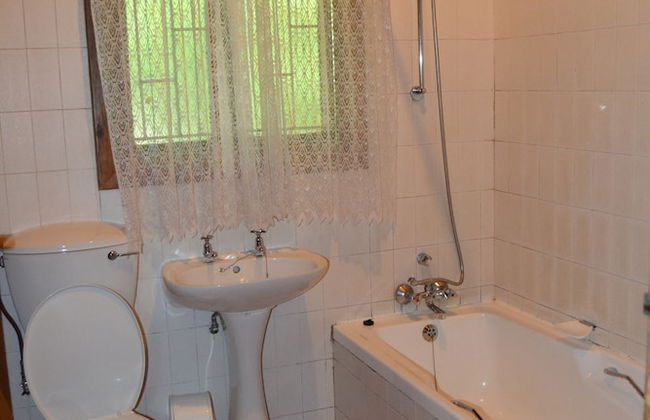 Log Cabin & Settlers Village - Photo 34