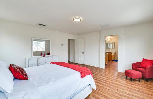 7 Mi to Lake Yosemite Family Home with Fenced Yard - Foto 21