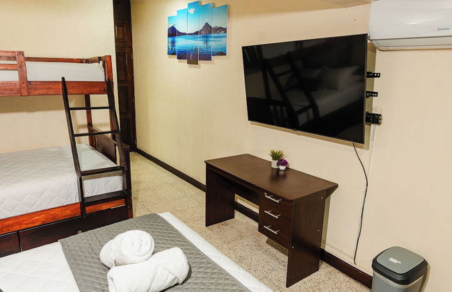 Gold House - Photo 18