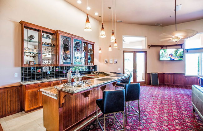 Mermaid by Avantstay Private Estate w/ Pool, Volleyball & Arcade! - Photo 26