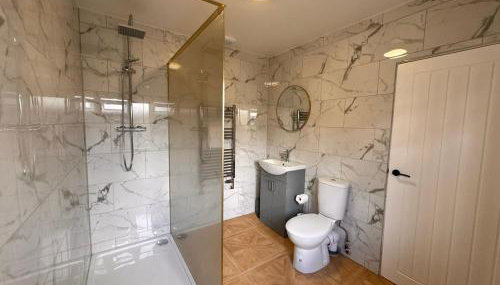 Large New 5 Bedroom 2 Bathroom House in Central Southampton - Free Parking - Foto 4