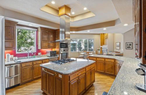 Pet-Friendly Home In The Main Channel w/ Breathtaking Sunsets & Lake Views - Foto 23