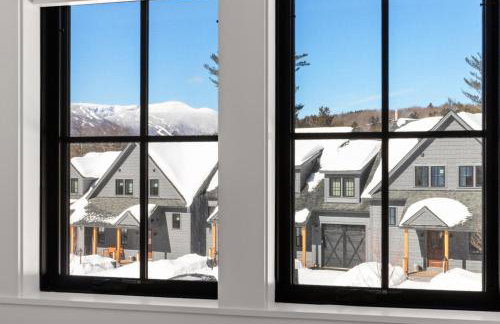 New & Modern Townhouse Close to Skiing, Brand New Hot Tub - Photo 42