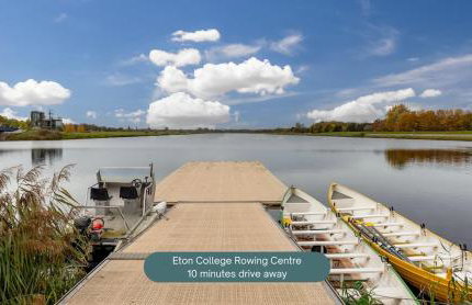 Meadow House with Driveway Parking, Spacious Garden, Fast Wifi and Smart TVs by Yoko Property - Foto 40