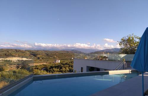 Silver Cozy Getaway - 3 Pearls Pool Retreat - Photo 4