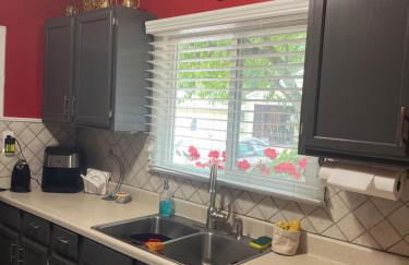 Cozy Cape Cod - Foto 33