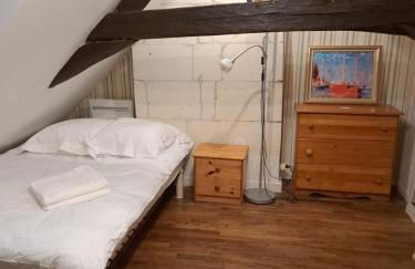 La Maison du Donjon - Gites de 8 personnes, parking privé avec jardin terrasse - Foto 38