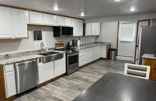 Cozy Home Between Zion & Bryce - Photo 35