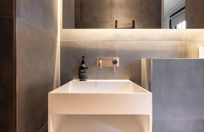 Stylish Georgian Townhouse w Sun Terrace Garden - Photo 5