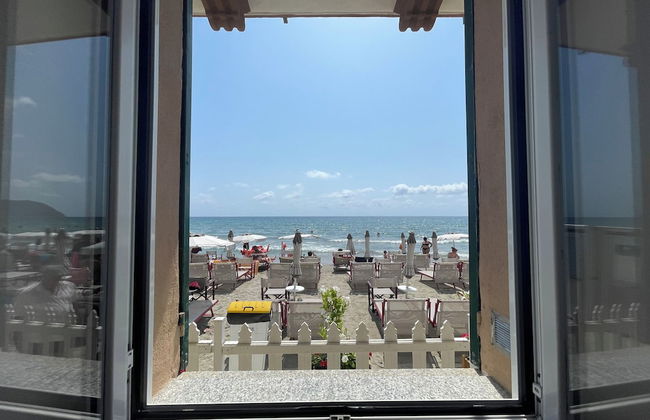 La Casa Sulla Spiaggia - On The Beach - Photo 1