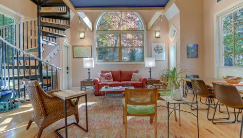 French Broad River Access Whimsical Gem with Deck - Foto 4