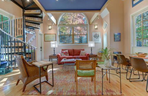 French Broad River Access Whimsical Gem with Deck - Foto 4