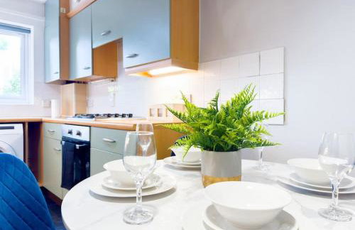 Last-Minute Specials l Modern 2 Double Bed Apartment for 5 Guests l Hofin Stays Short Lets & Serviced Accommodation - Foto 29