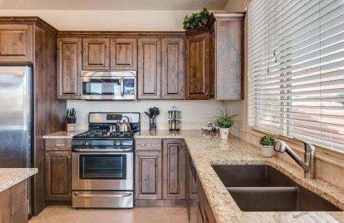 7| Arches in St George with Red Mtn Back Patio Views - Foto 9