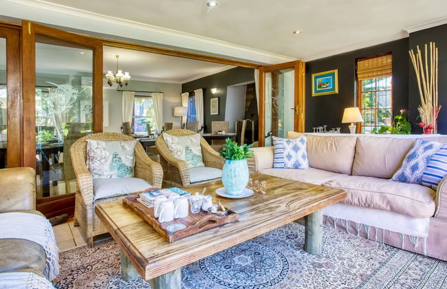 Lush Suburban Paradise - Deluxe Unit - Foto 16