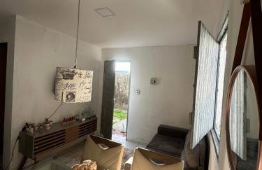 Casa Aconchegante com 2 quartos a 9 minutos de carro para as praias mais procuradas da região - Foto 8