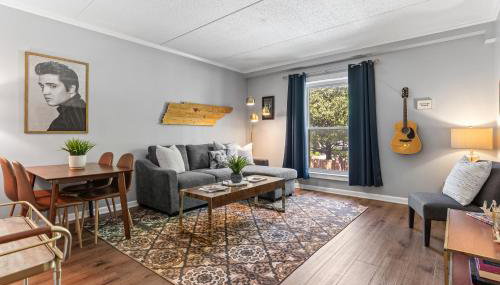 Famous MUSIC ROW 1 Bedroom Condo with FREE Parking and Pool - Foto 4