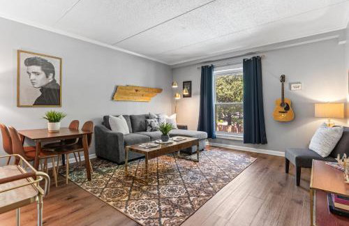 Famous MUSIC ROW 1 Bedroom Condo with FREE Parking and Pool - Foto 4