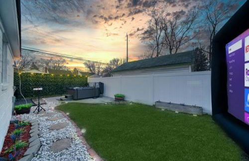 Beautiful Modern home with all year use HOT TUB, Pool table, Game room, & Propane fire pit!! - Foto 34