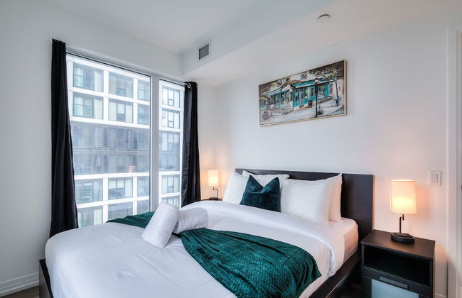Panorama Suites Downtown Toronto - Photo 3